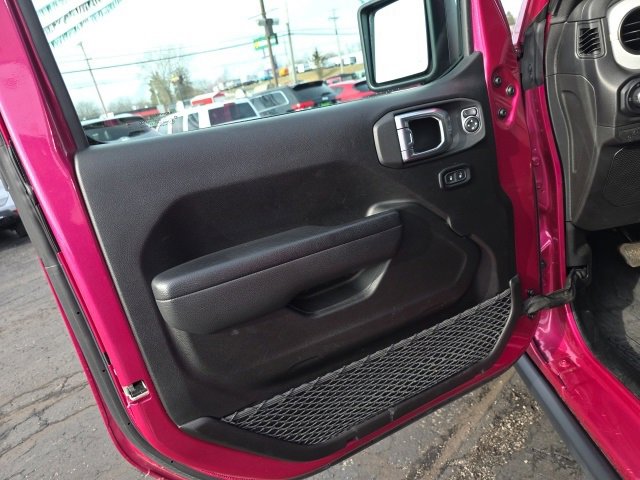 Used 2024 Jeep Gladiator Willys image 13