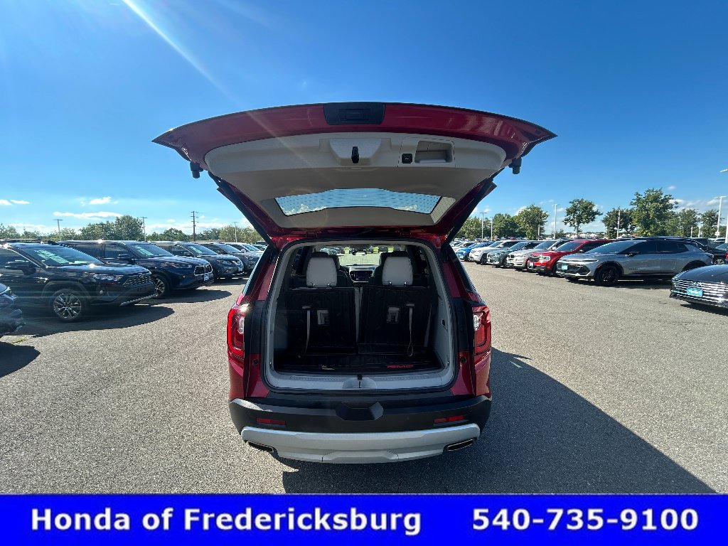 Used 2022 GMC Acadia SLT w/ Technology Package AWD/4WD image 13