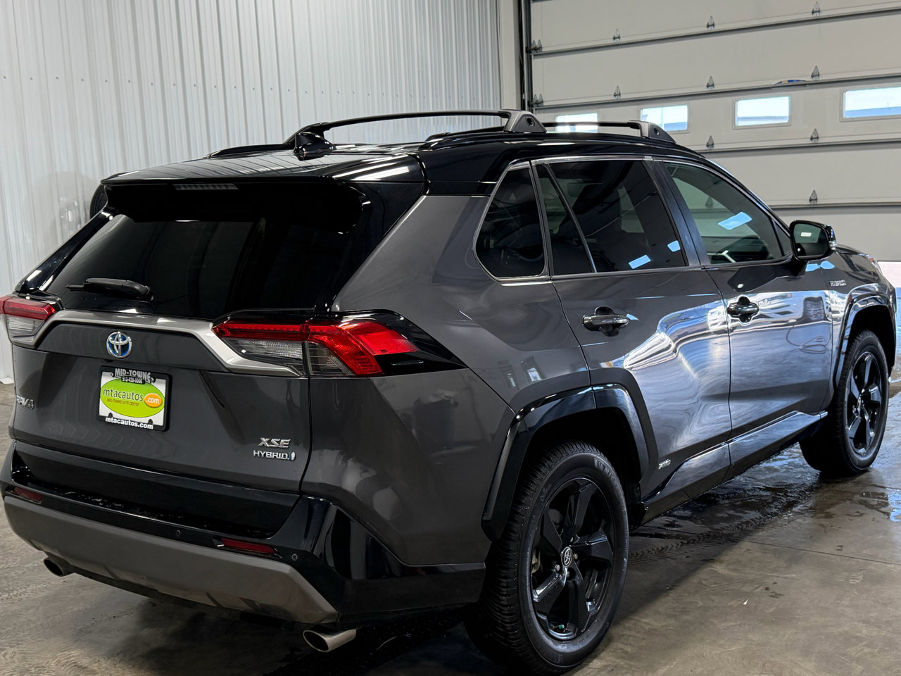 Used 2020 Toyota RAV4 XSE image 3