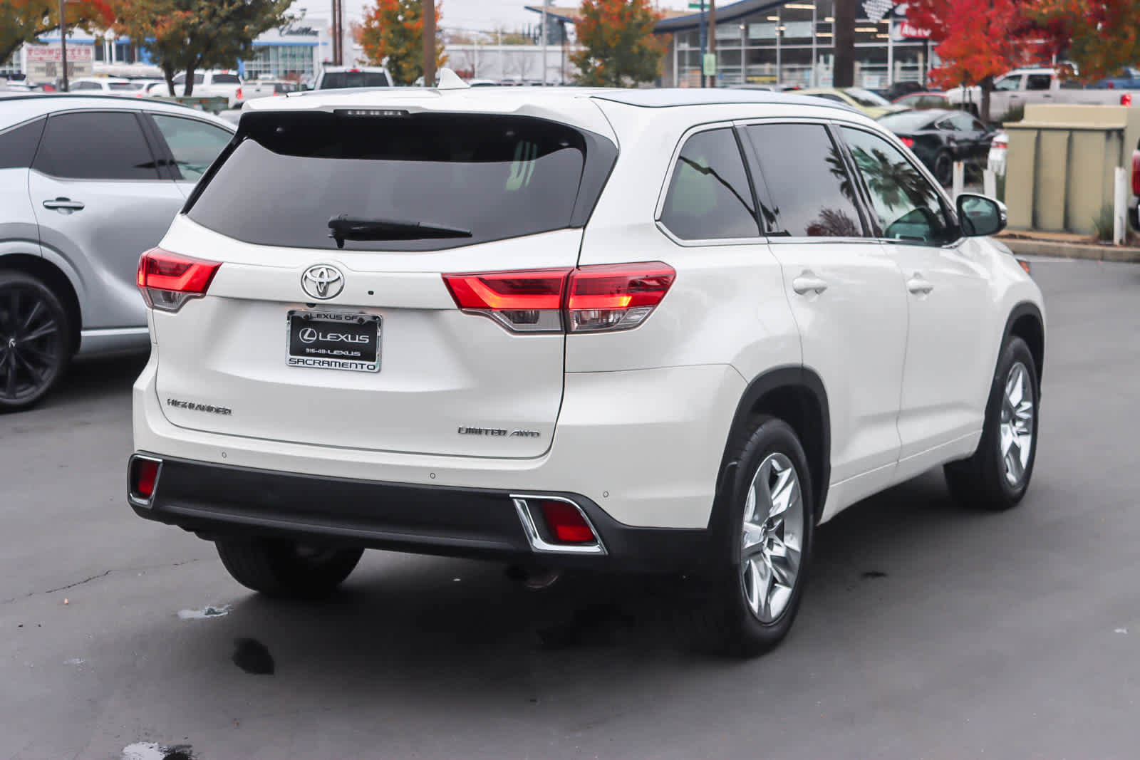 Used 2018 Toyota Highlander Limited image 4