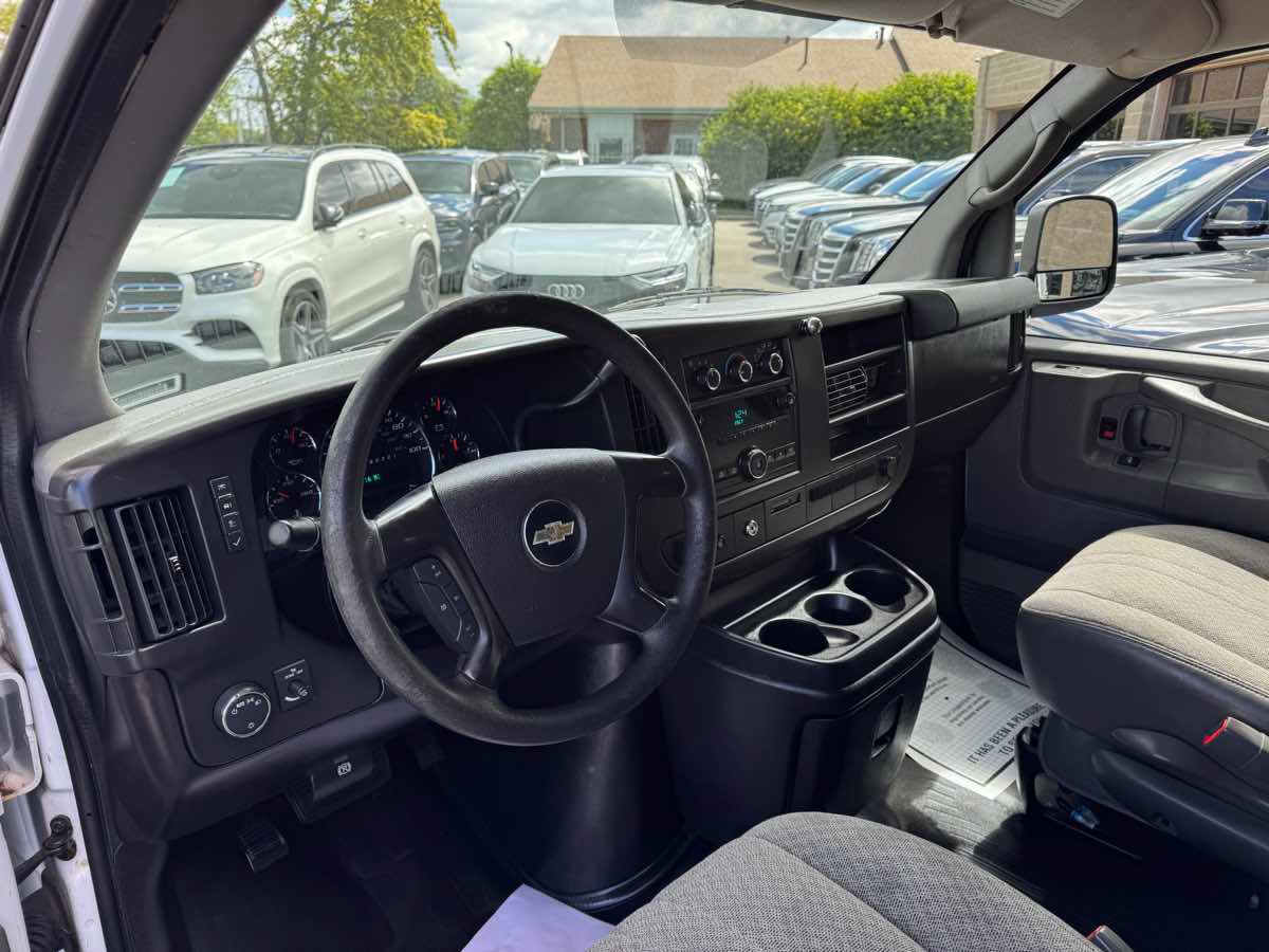 Used 2014 Chevrolet Express 1500 RWD image 11