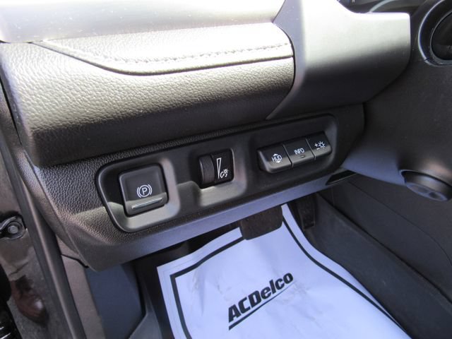 Used 2023 GMC Acadia SLT w/ Elevation Edition AWD/4WD image 16