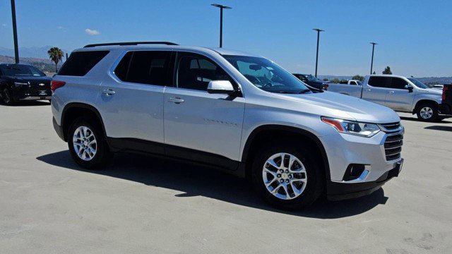 Used 2020 Chevrolet Traverse LT FWD image 2