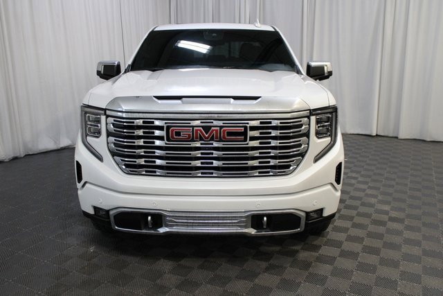 Used 2025 GMC Sierra 1500 Denali w/ Technology Package image 2