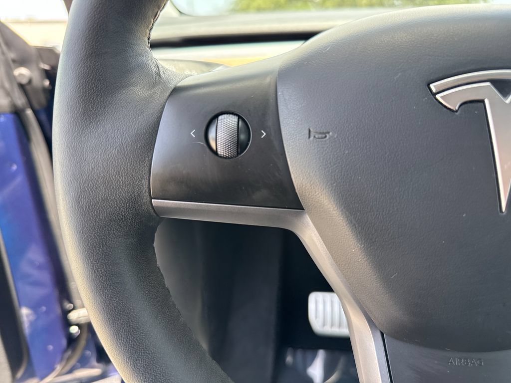 Used 2023 Tesla Model Y Performance AWD/4WD image 14