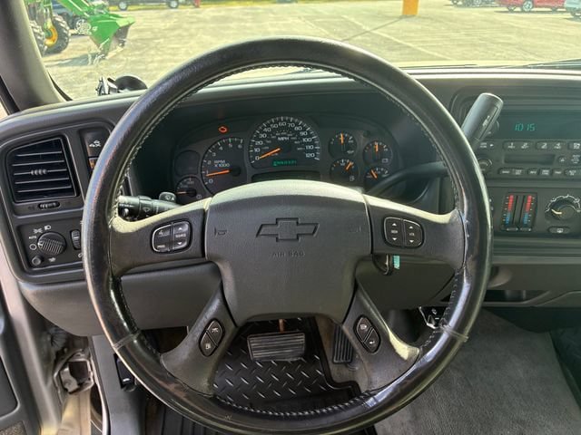 Used 2004 Chevrolet Silverado 2500 LS AWD/4WD image 14