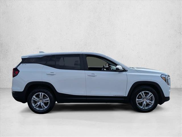 Used 2024 GMC Terrain SLE FWD image 4