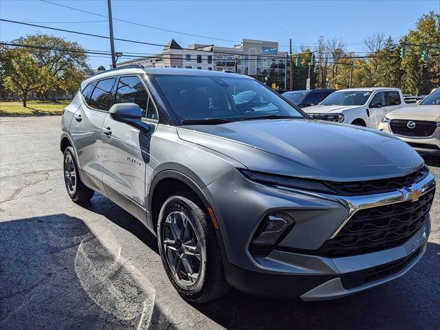 Used 2025 Chevrolet Blazer LT w/ Convenience Package FWD image 7