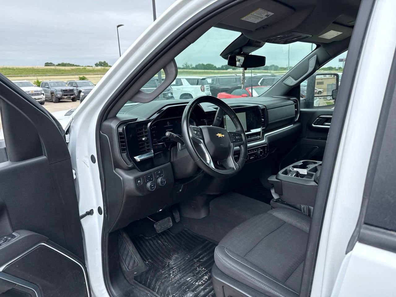 Used 2024 Chevrolet Silverado 2500 LT w/ Convenience Package AWD/4WD image 20