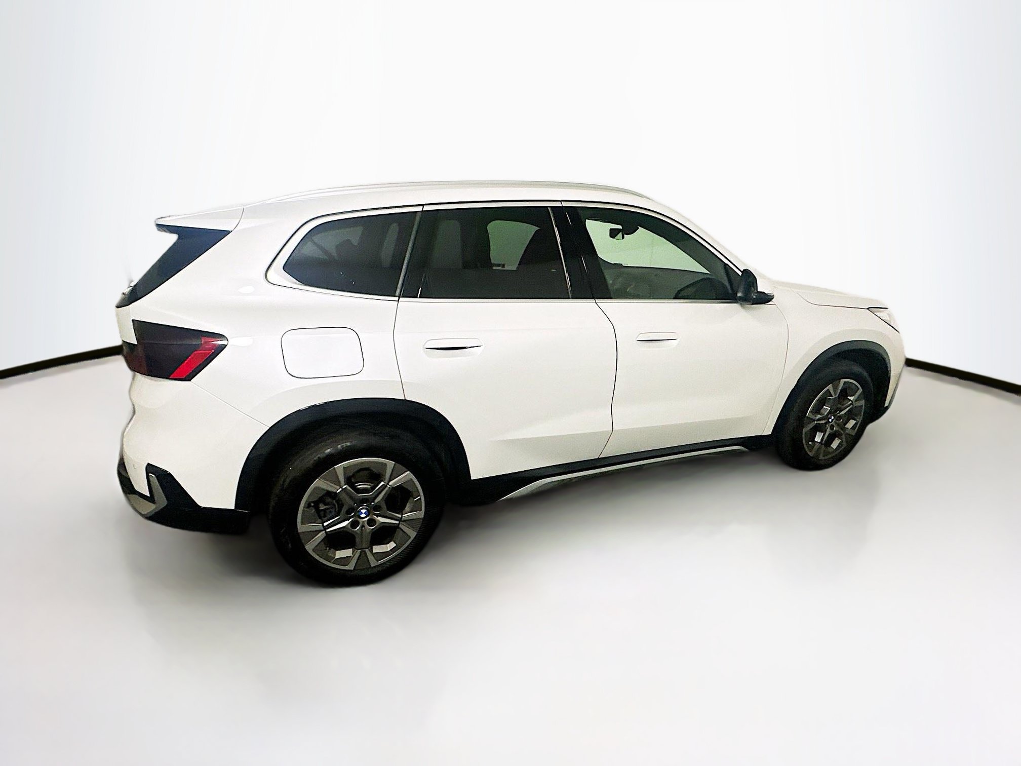 Used 2025 BMW X1 xDrive28i AWD/4WD image 10