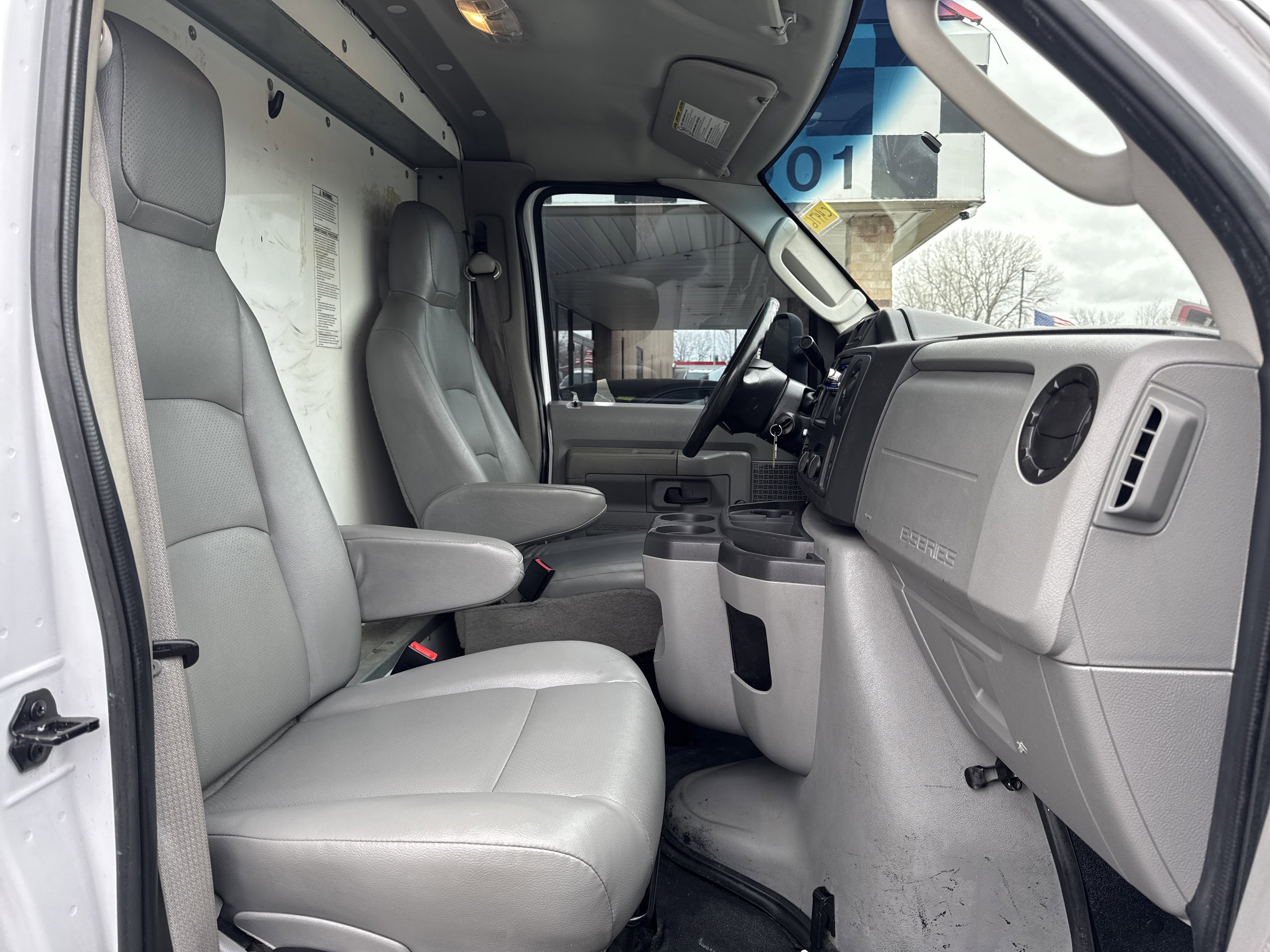 Used 2019 Ford E-350 and Econoline 350 Super Duty RWD image 23