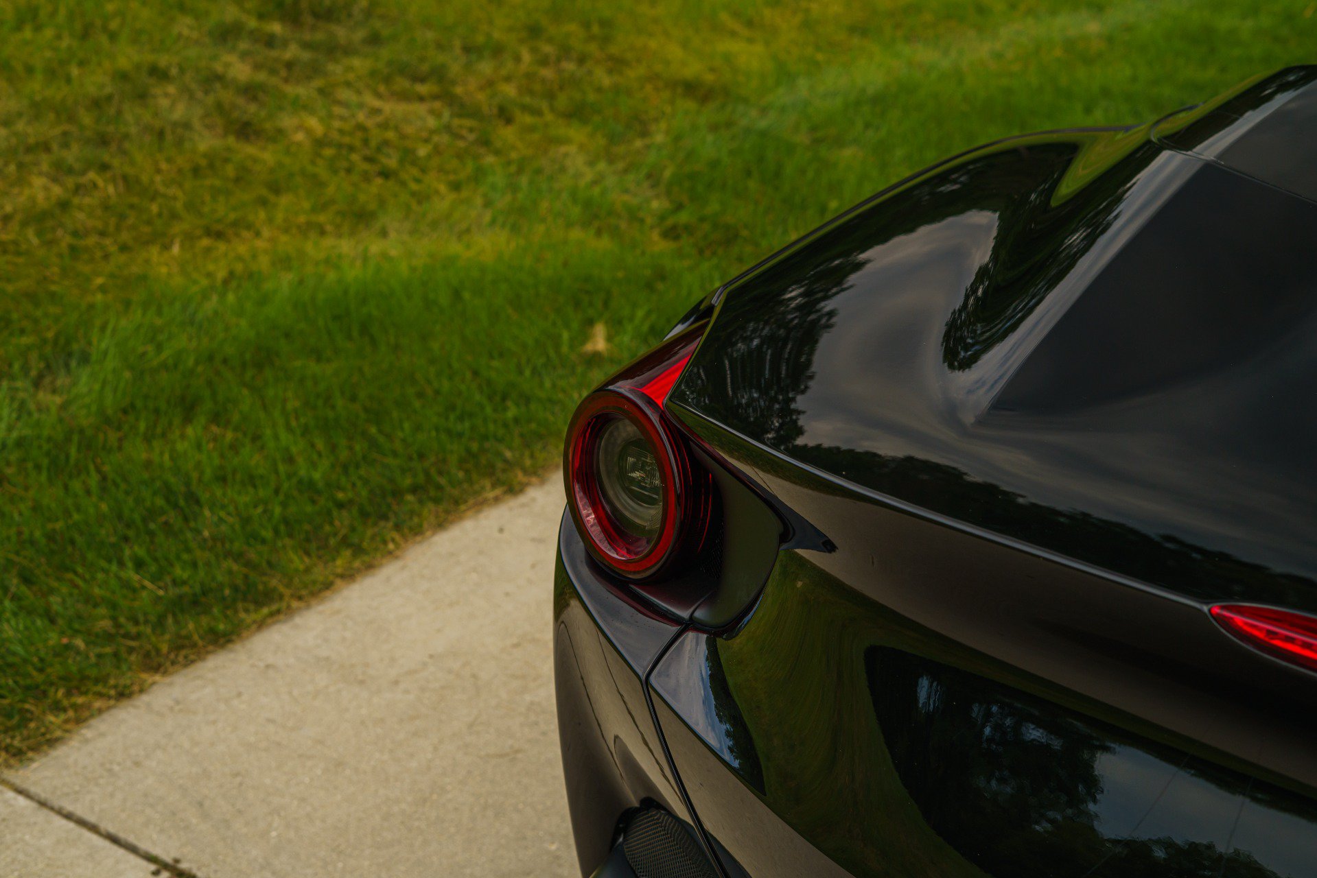 Used 2019 Ferrari Portofino RWD image 36