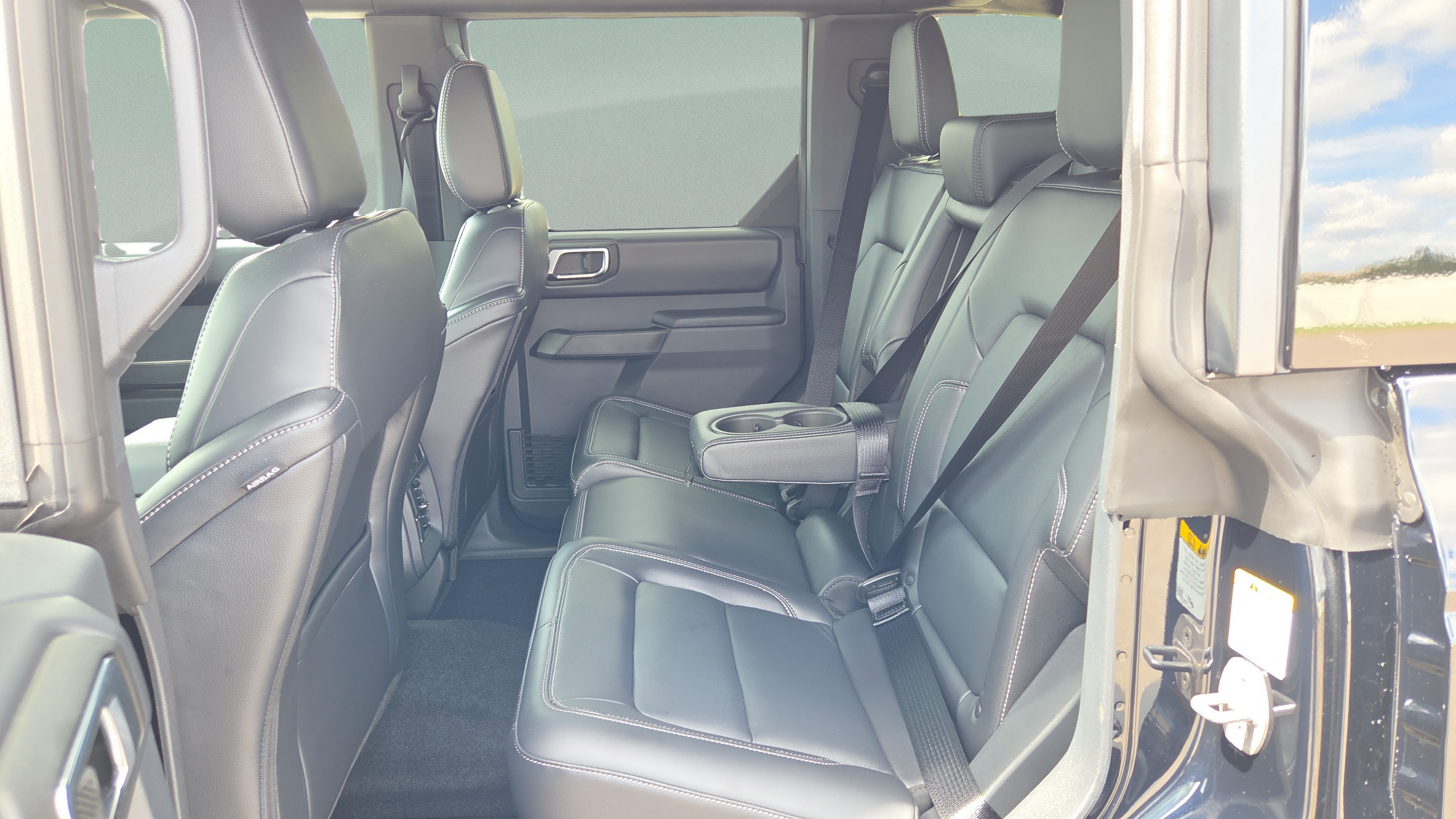 Used 2025 Ford Bronco Outer Banks AWD/4WD image 11