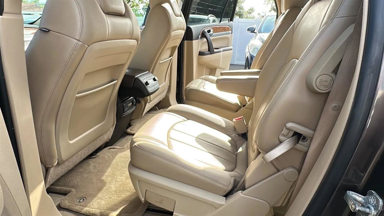 Used 2011 Buick Enclave CXL AWD/4WD image 23