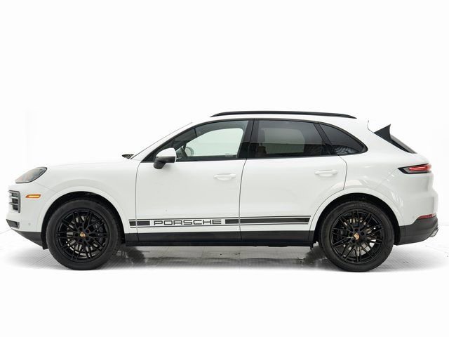 Certified 2025 Porsche Cayenne image 2