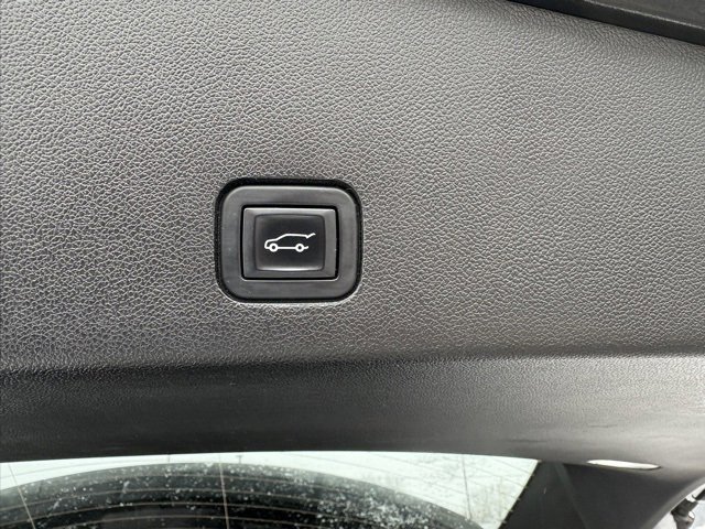 Used 2022 Cadillac XT6 Sport image 17