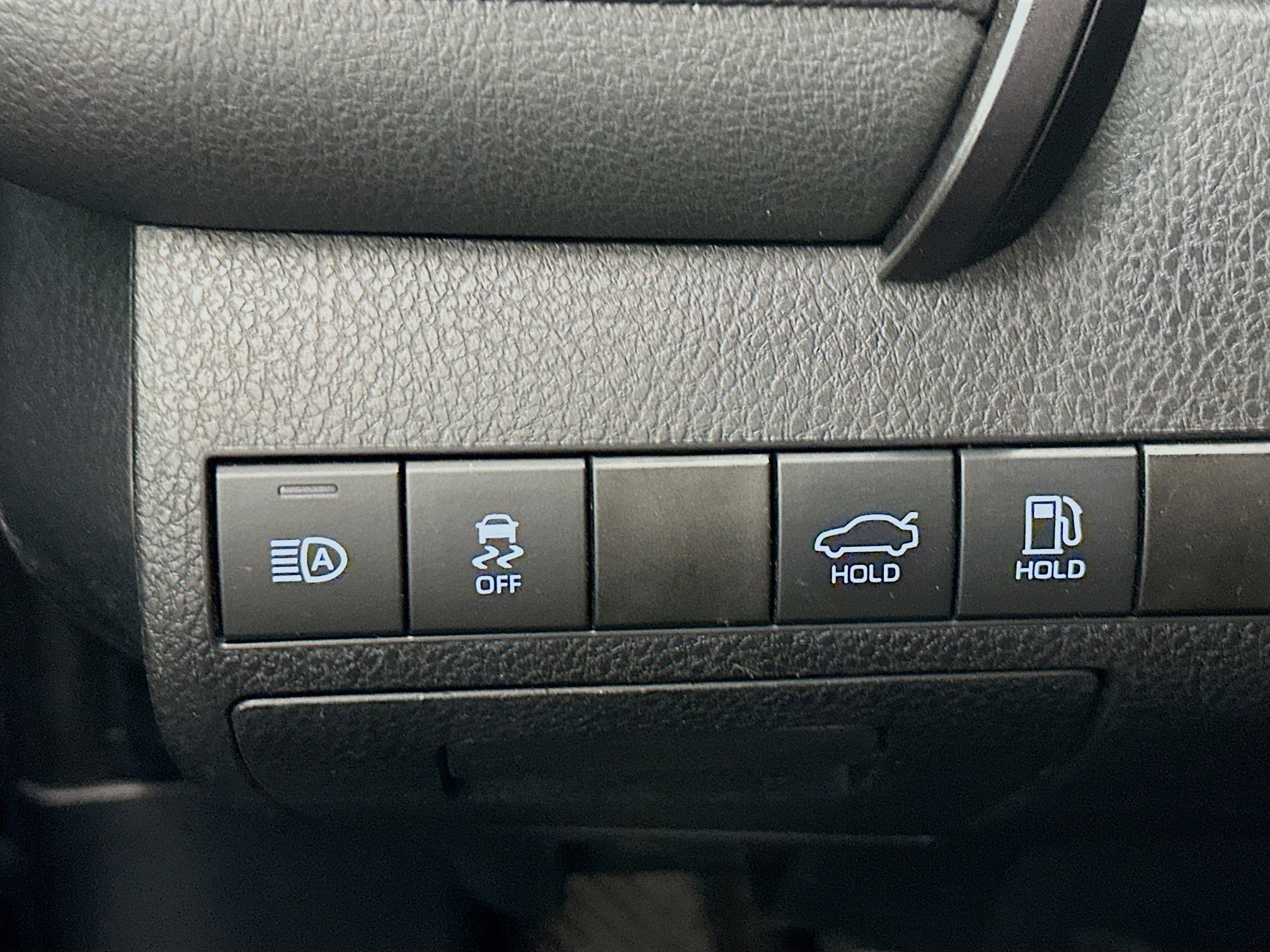 Used 2019 Toyota Camry LE image 17