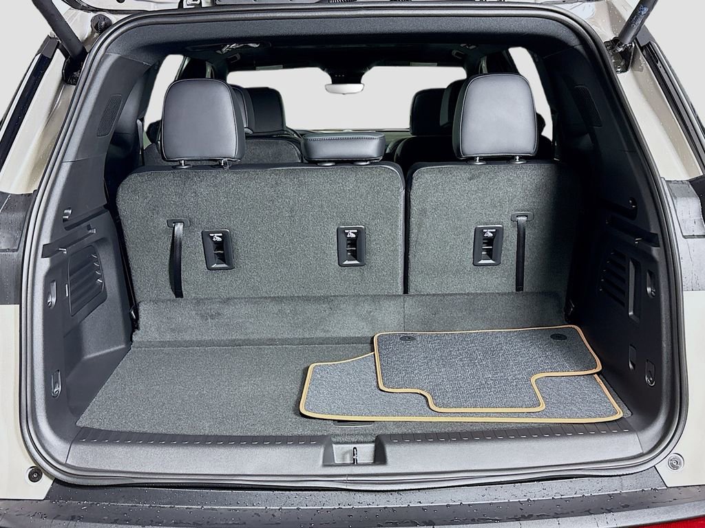 New 2026 GMC Acadia AT4 w/ Luxury Package image 28