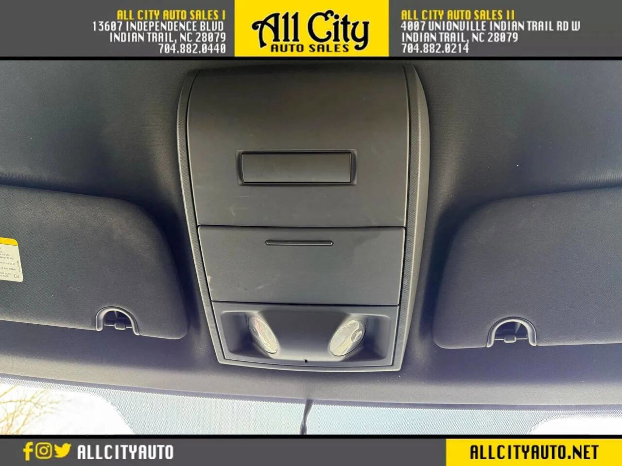 Used 2018 Dodge Grand Caravan SE FWD image 26