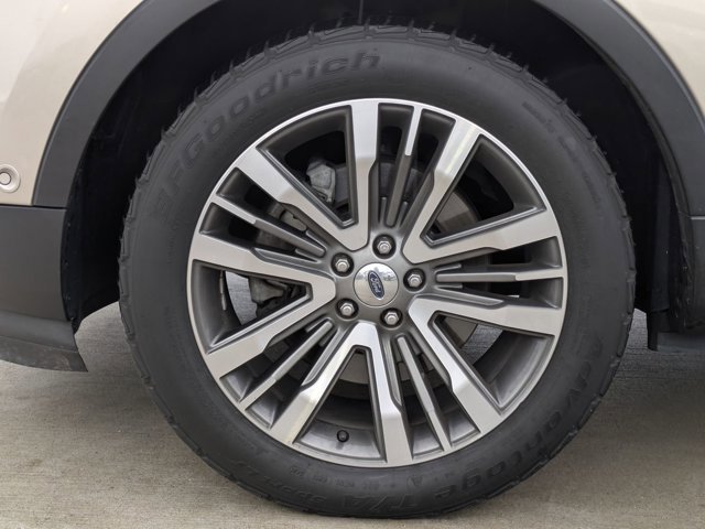 Used 2017 Ford Explorer Platinum image 9