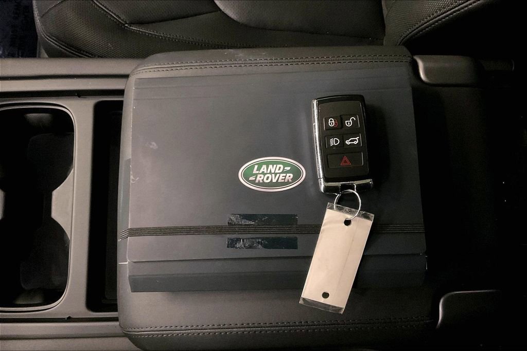 Used 2024 Land Rover Defender 110 X-Dynamic SE AWD/4WD image 21