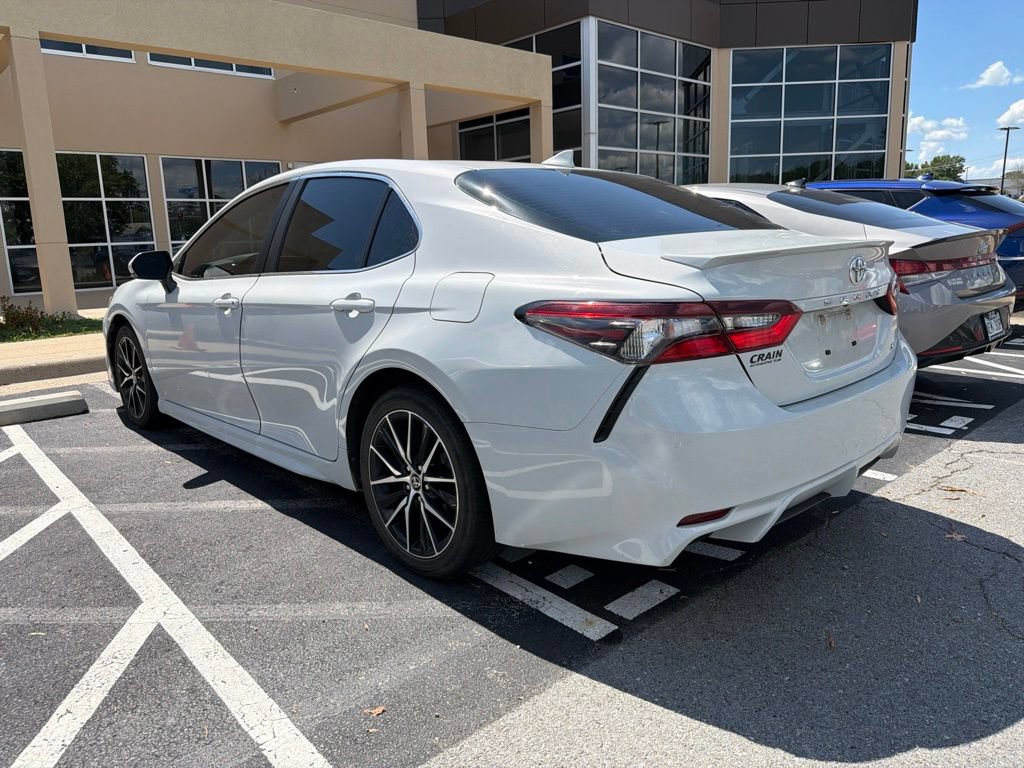 Used 2023 Toyota Camry SE FWD image 7