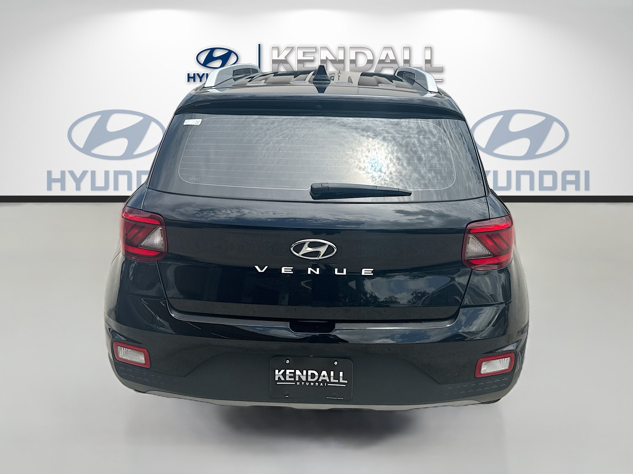 Used 2022 Hyundai Venue SEL FWD image 5