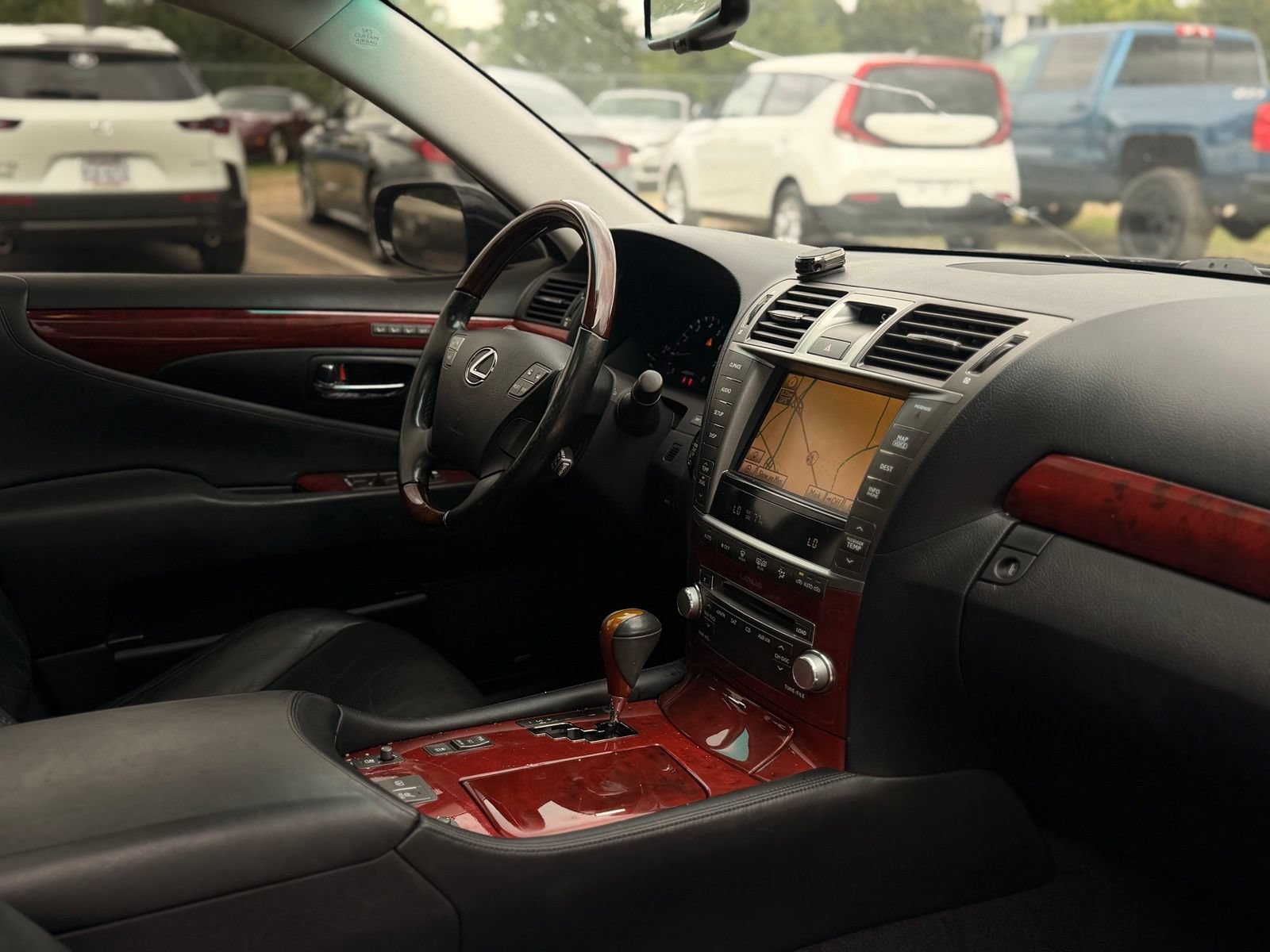 Used 2012 Lexus LS 460 AWD w/ Comfort Pkg image 24