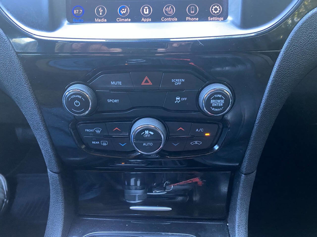 Used 2019 Chrysler 300 S image 38