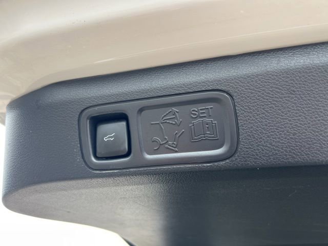 Certified 2023 Ford Expedition Limited image 27