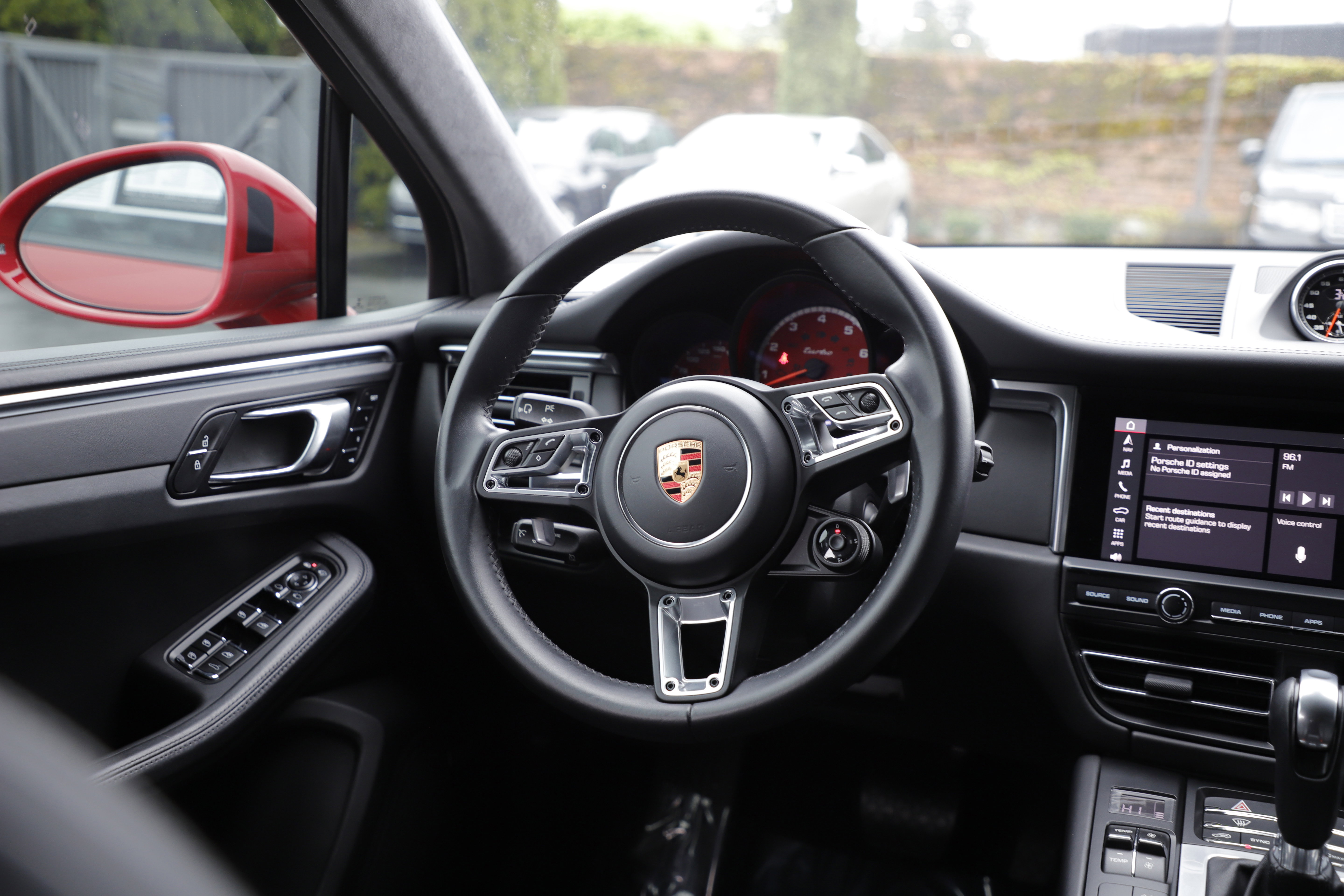 Used 2020 Porsche Macan Turbo image 14