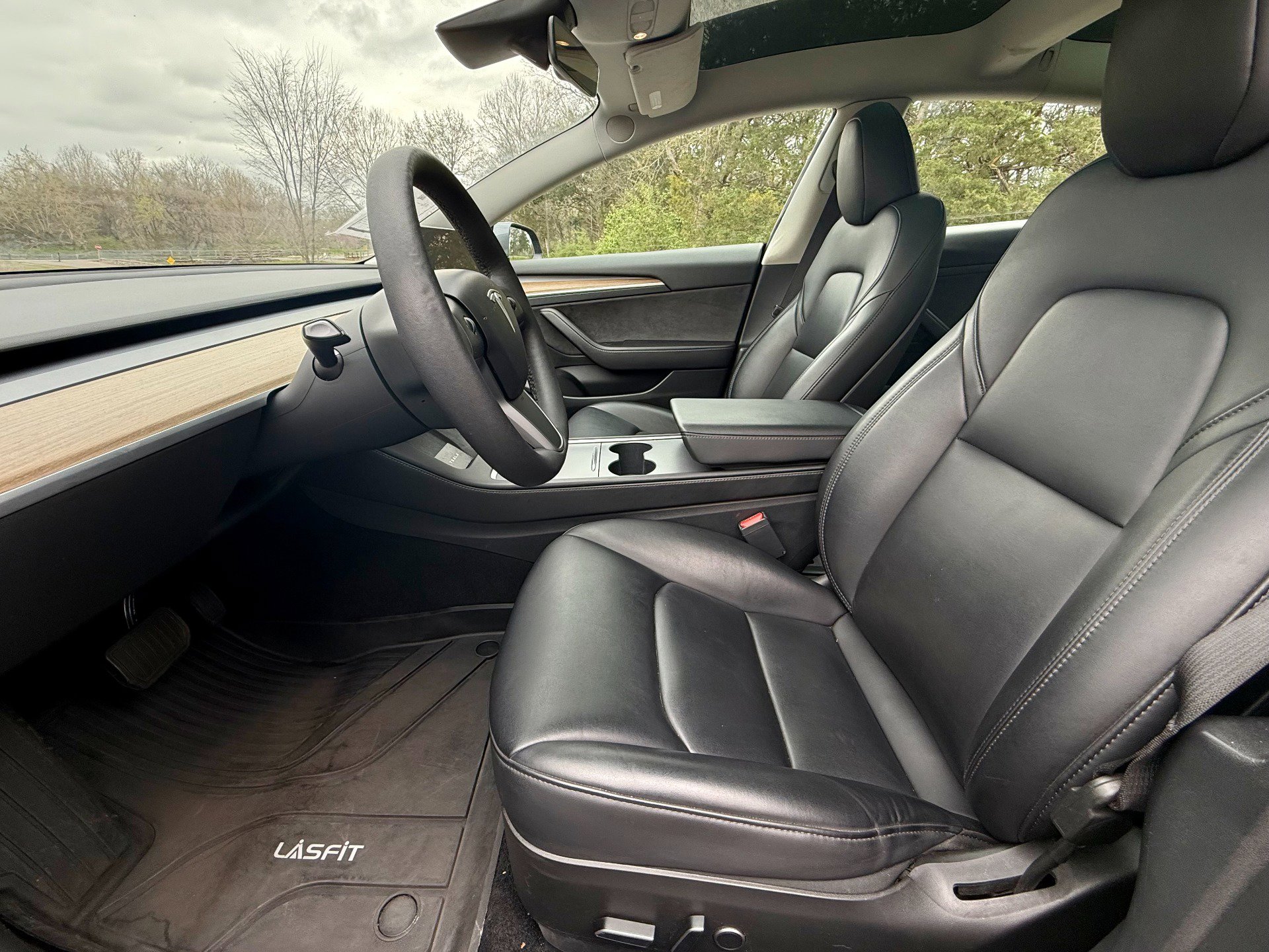 Used 2023 Tesla Model 3 Standard Range image 9