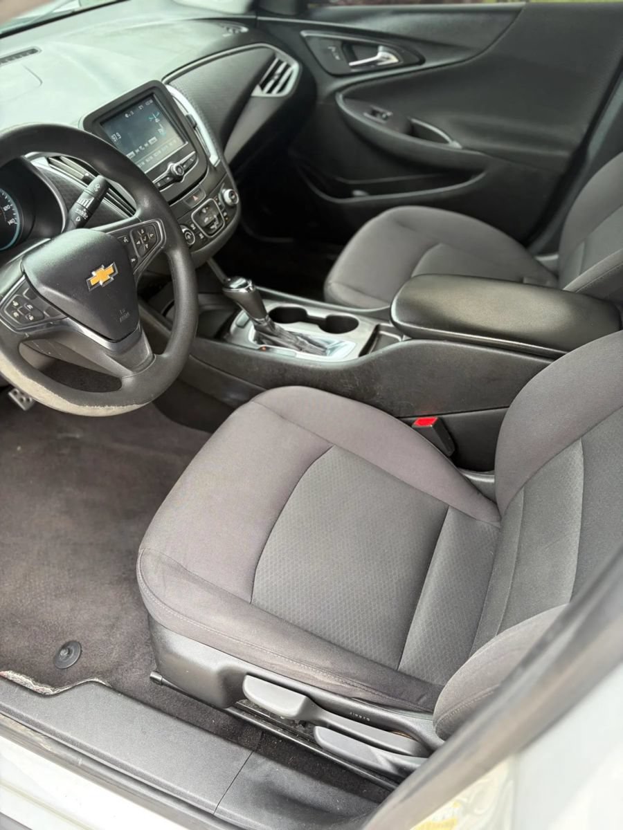 Used 2017 Chevrolet Malibu LS FWD image 13