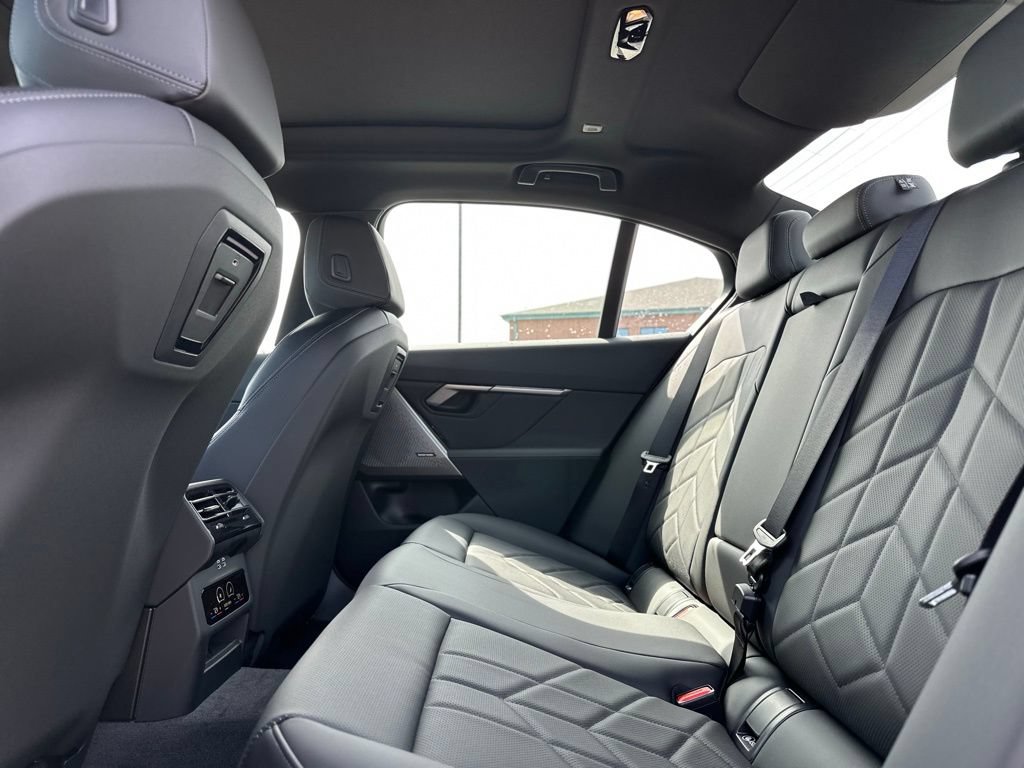 New 2026 BMW 530i xDrive w/ M Sport Package AWD/4WD image 19