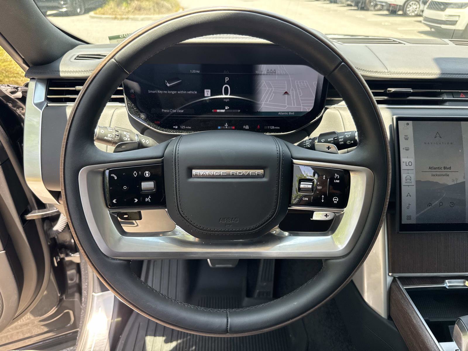 Certified 2025 Land Rover Range Rover SE AWD/4WD image 29
