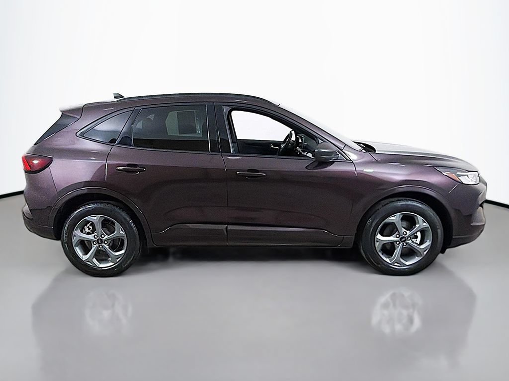 Certified 2023 Ford Escape ST-Line AWD/4WD image 12