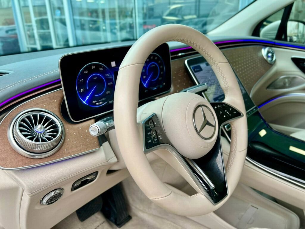 Used 2023 Mercedes-Benz EQS 450+ SUV image 11