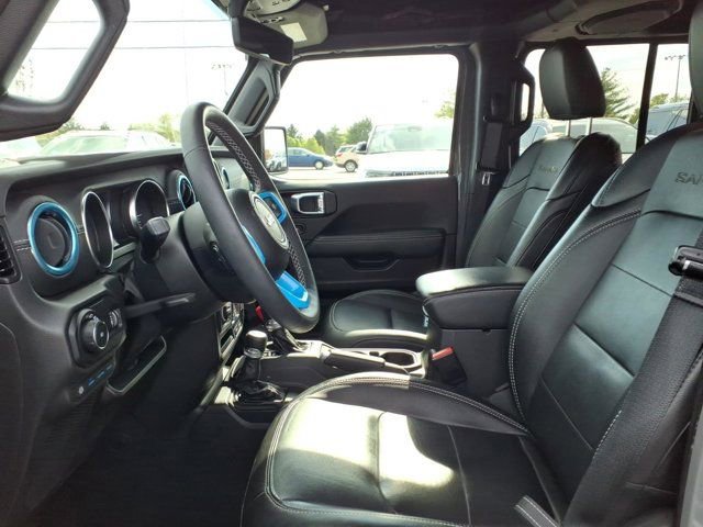 Used 2023 Jeep Wrangler Unlimited Sahara w/ Cold Weather Group image 25