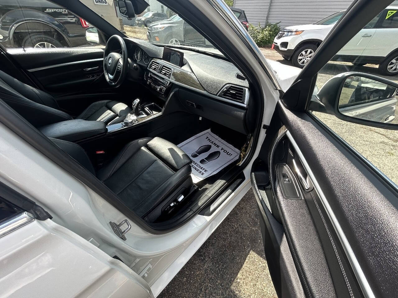 Used 2017 BMW 330i xDrive Sedan AWD/4WD image 9