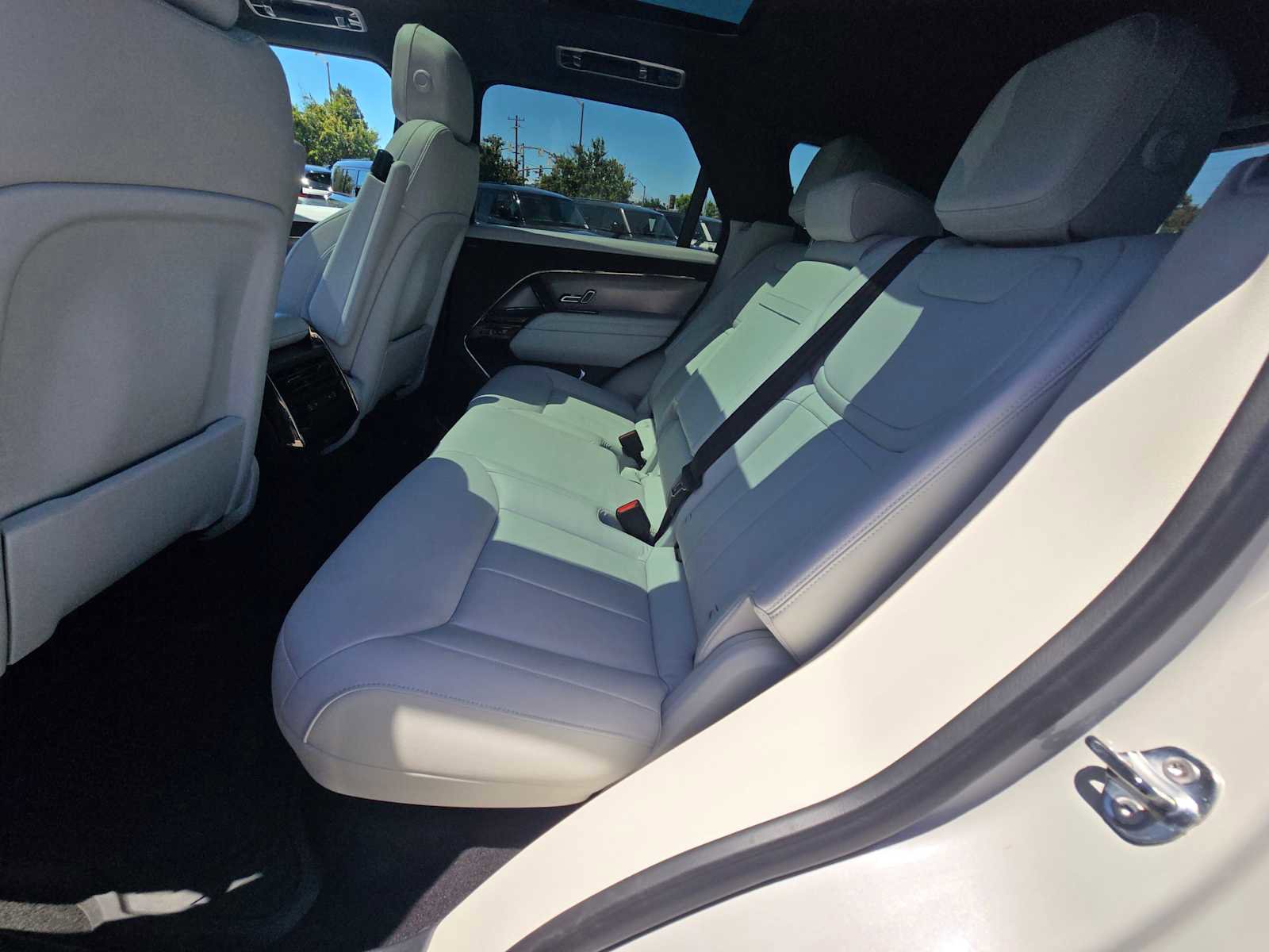 Used 2025 Land Rover Range Rover Sport AWD/4WD image 18