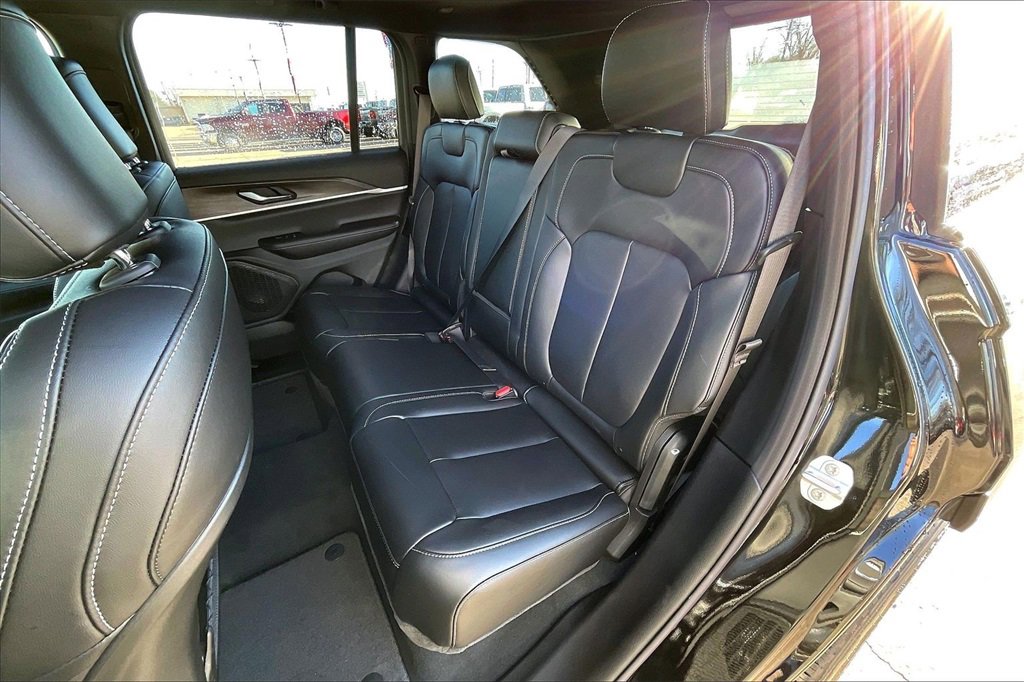 New 2025 Jeep Grand Cherokee Limited image 10