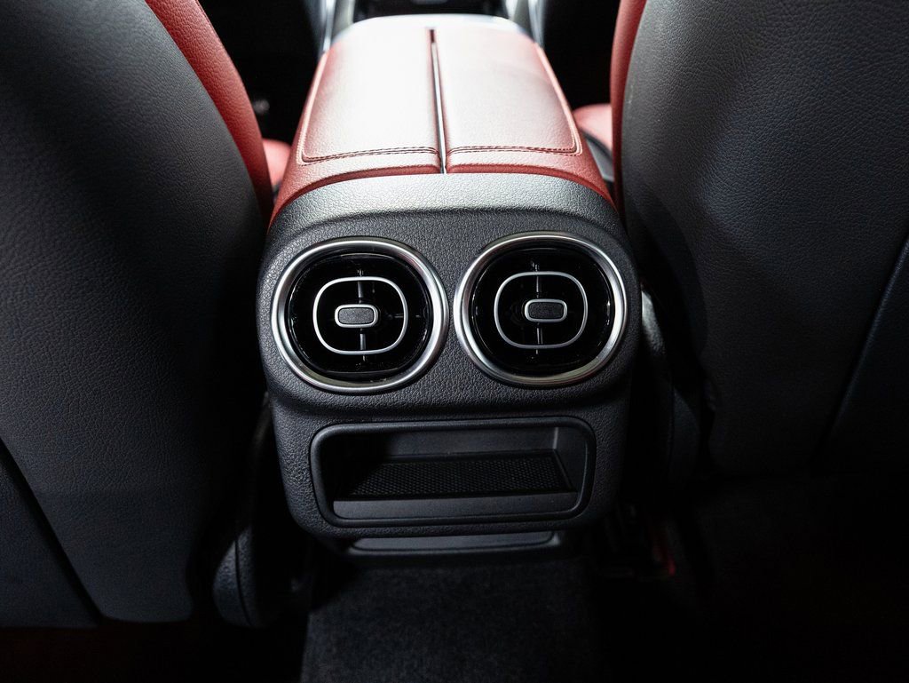 Used 2024 Mercedes-Benz GLC 43 AMG 4MATIC image 30