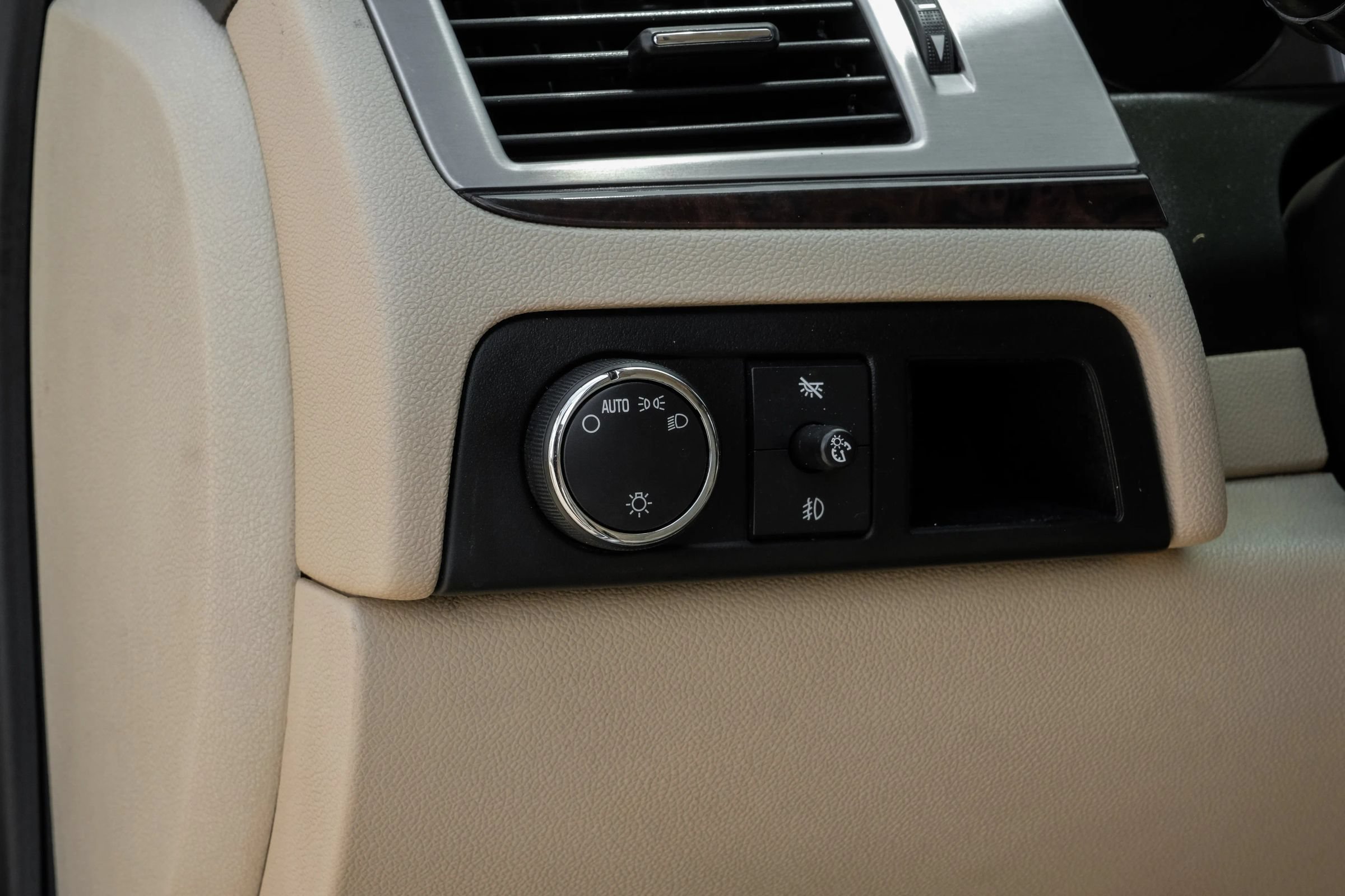 Used 2007 Cadillac Escalade EXT w/ Information Package AWD/4WD image 25