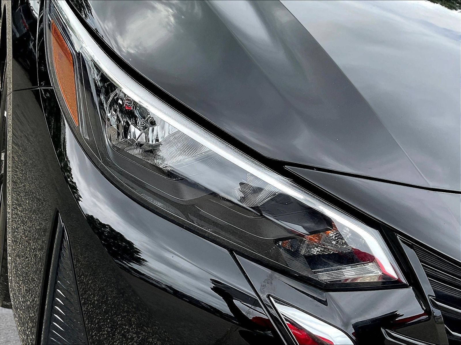 Certified 2025 Nissan Sentra SV FWD image 32