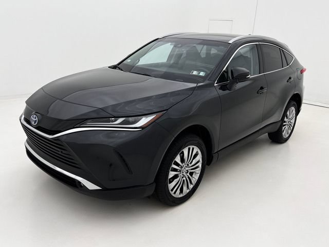 Used 2024 Toyota Venza XLE AWD/4WD image 4
