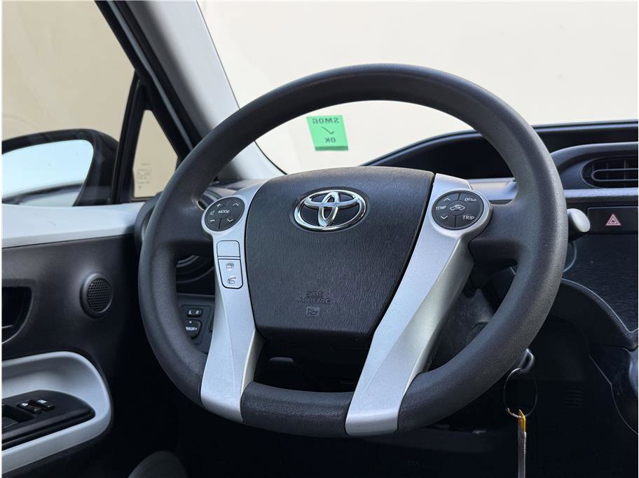 Used 2014 Toyota Prius C One image 9