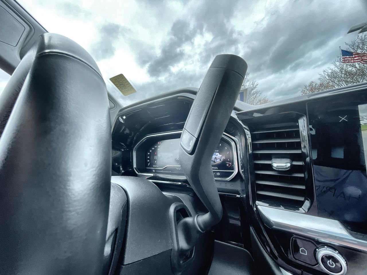 Used 2024 GMC Sierra 1500 SLT AWD/4WD image 16