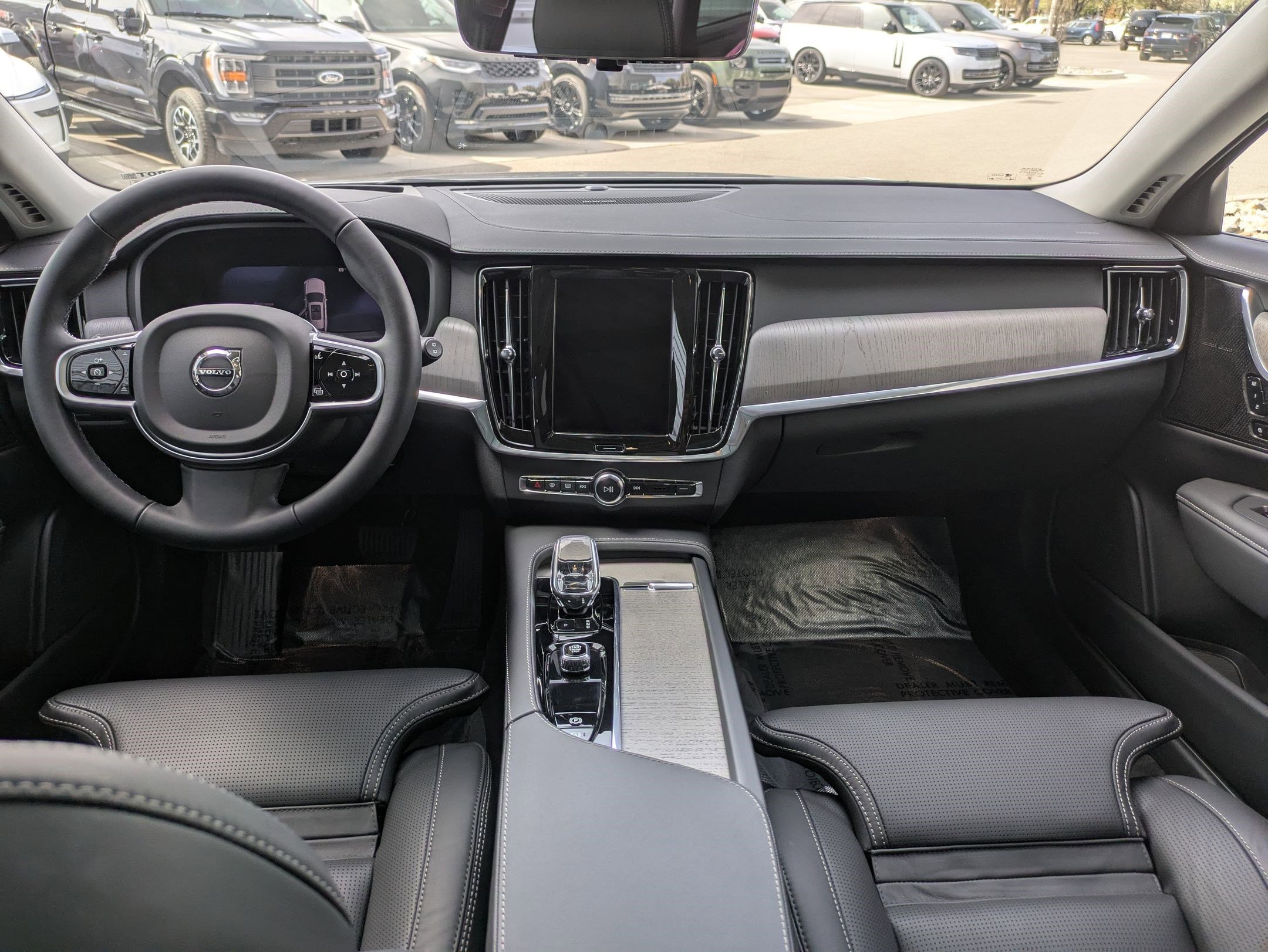 Used 2025 Volvo V90 B6 Cross Country Ultra w/ Protection Package Premier image 27