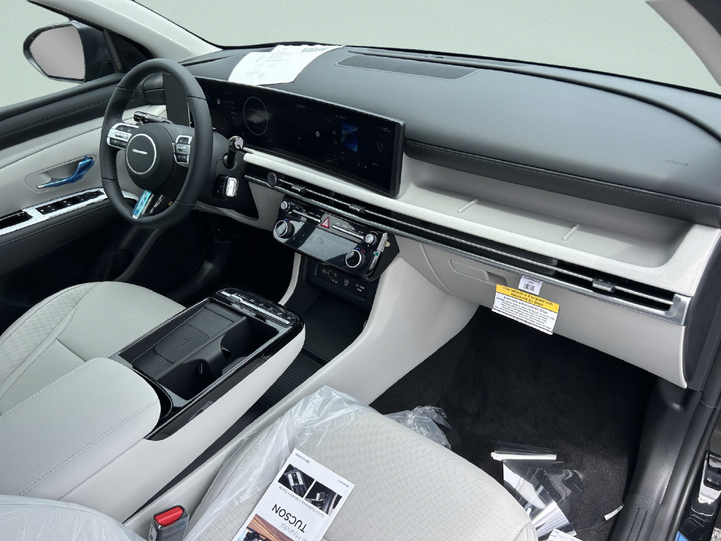 New 2026 Hyundai Tucson Limited FWD image 17