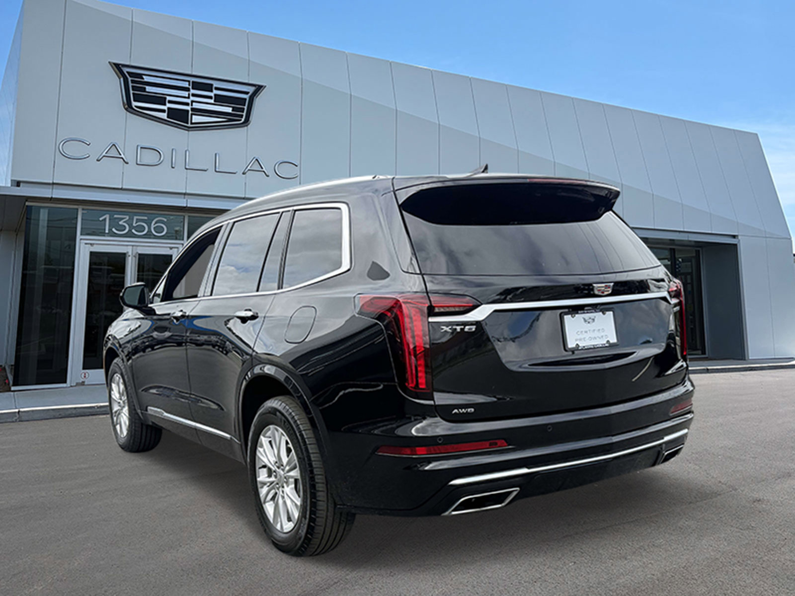 Certified 2024 Cadillac XT6 Luxury w/ LPO, Floor Liner Package AWD/4WD image 3